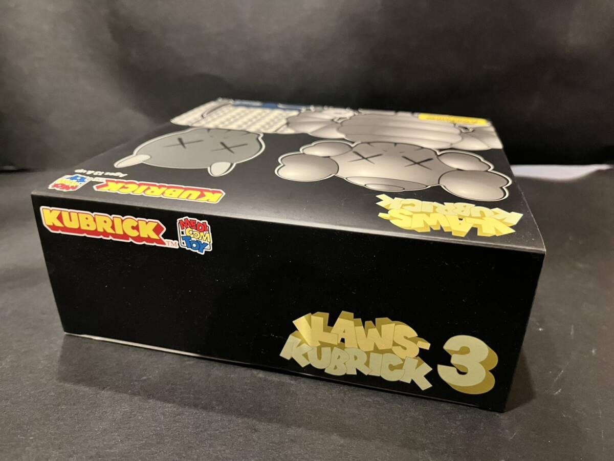 メディコムトイ KAWS KUBRICK 未使用品 キューブリック ベア メディコムトイ KAWS KUBRICK 未使用品 キューブリック ベア