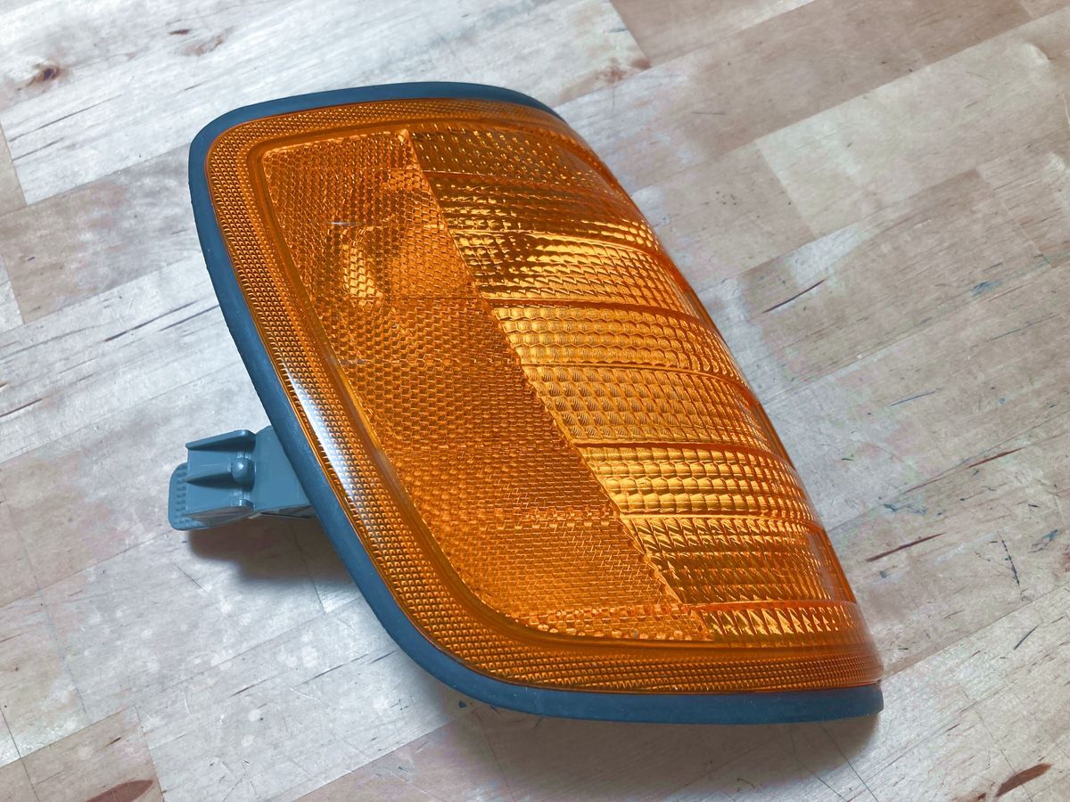 Mercedes Benz Brin машина лампа боковой маркер (габарит) угловая фара оригинальный 1248260343 Mercedes Benz Brin машина лампа боковой маркер (габарит) угловая фара оригинальный 1248260343