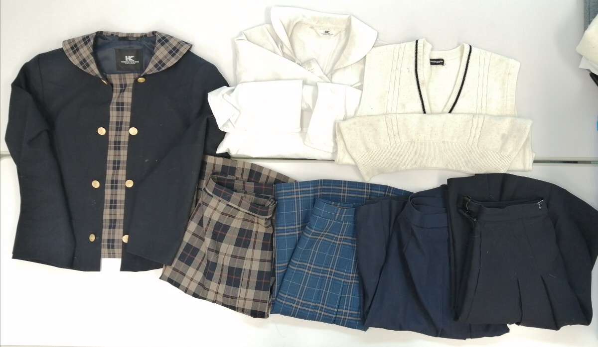 岡山県[明誠学院高校]女子制服 HIROKO KOSHINO 冬服セーラー服+