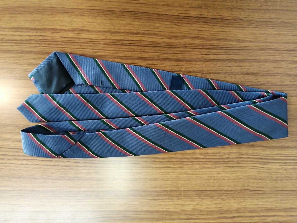 岡山県[岡山学芸館高等学校]女子制服 指定ネクタイ 水色ストライプ柄