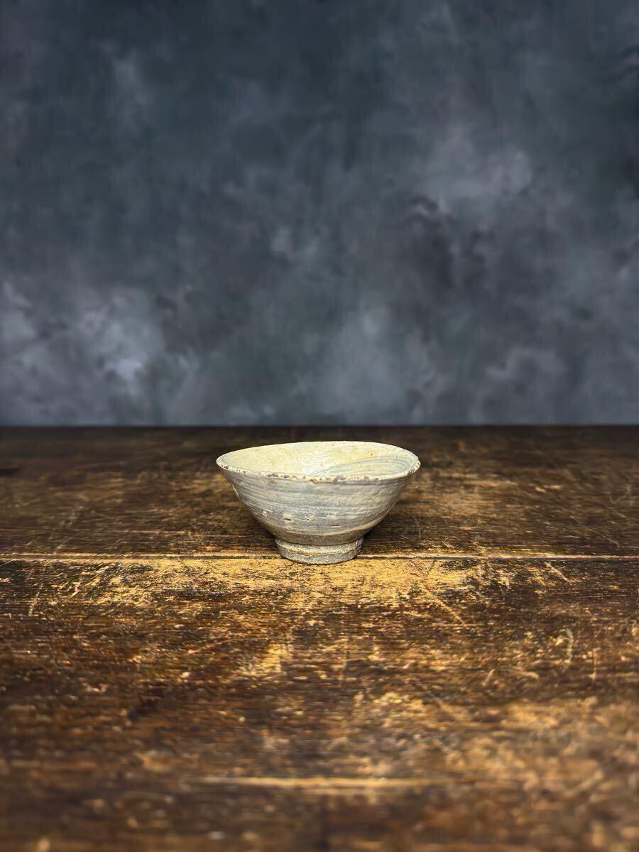 特別出品】:::::: 李朝 刷毛目盃 径8cm :::::: 粉青沙器 李朝 特別出品】:::::: 李朝 刷毛目盃 径8cm :::::: 粉青沙器 李朝