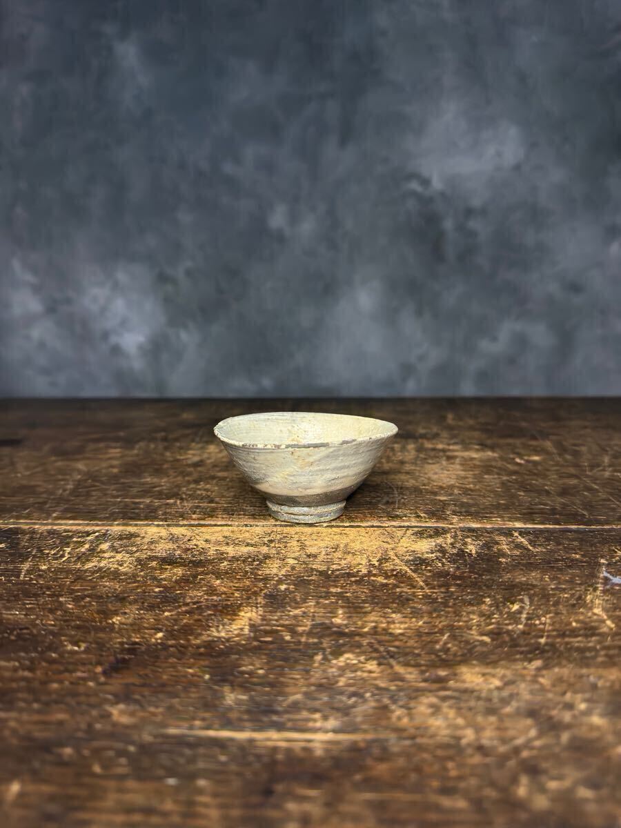 特別出品】:::::: 李朝 刷毛目盃 径8cm :::::: 粉青沙器 李朝 特別出品】:::::: 李朝 刷毛目盃 径8cm :::::: 粉青沙器 李朝