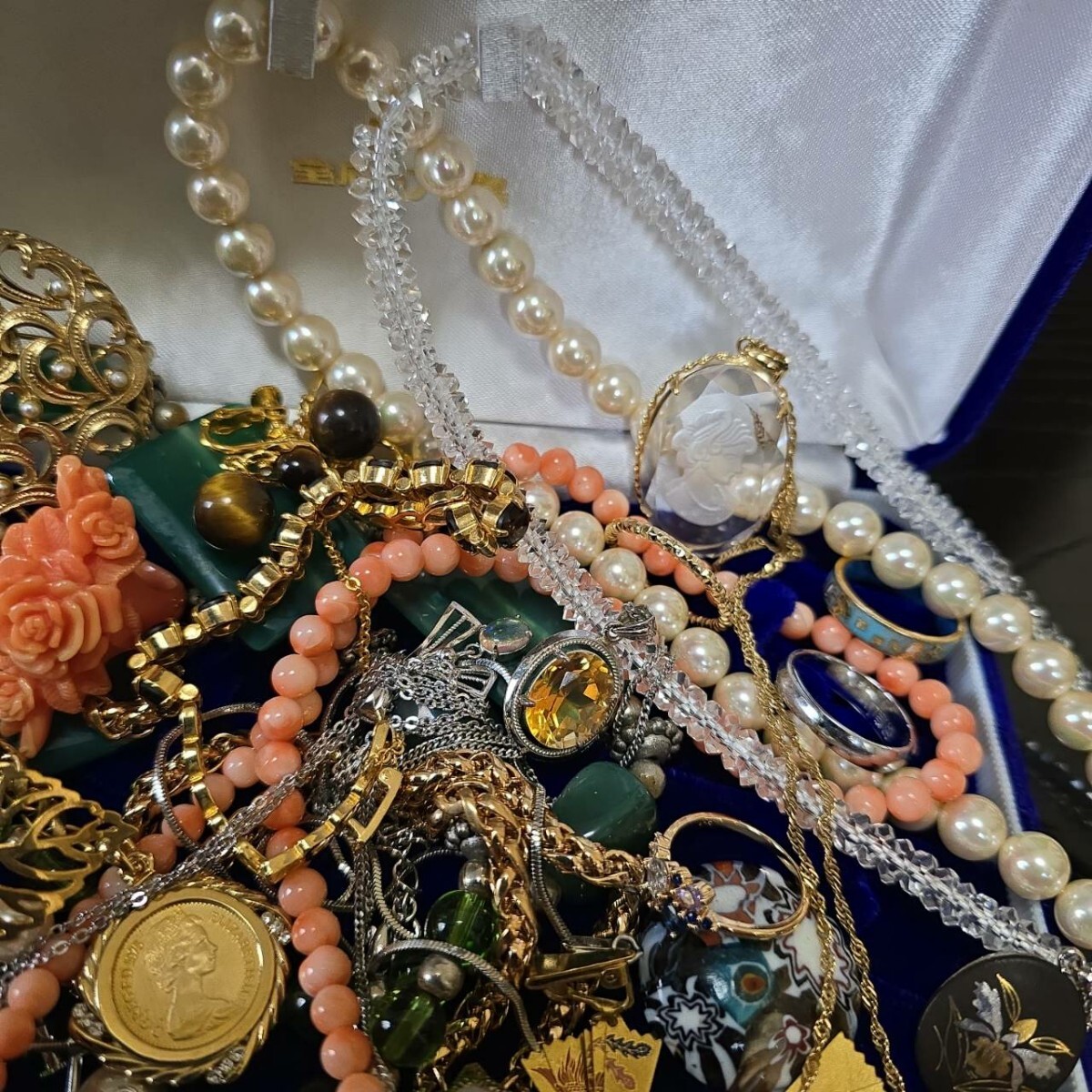 遺品整理品他 旧他実家アクセサリーまとめ大量 ネックレス 指輪 遺品整理品他 旧他実家アクセサリーまとめ大量 ネックレス 指輪