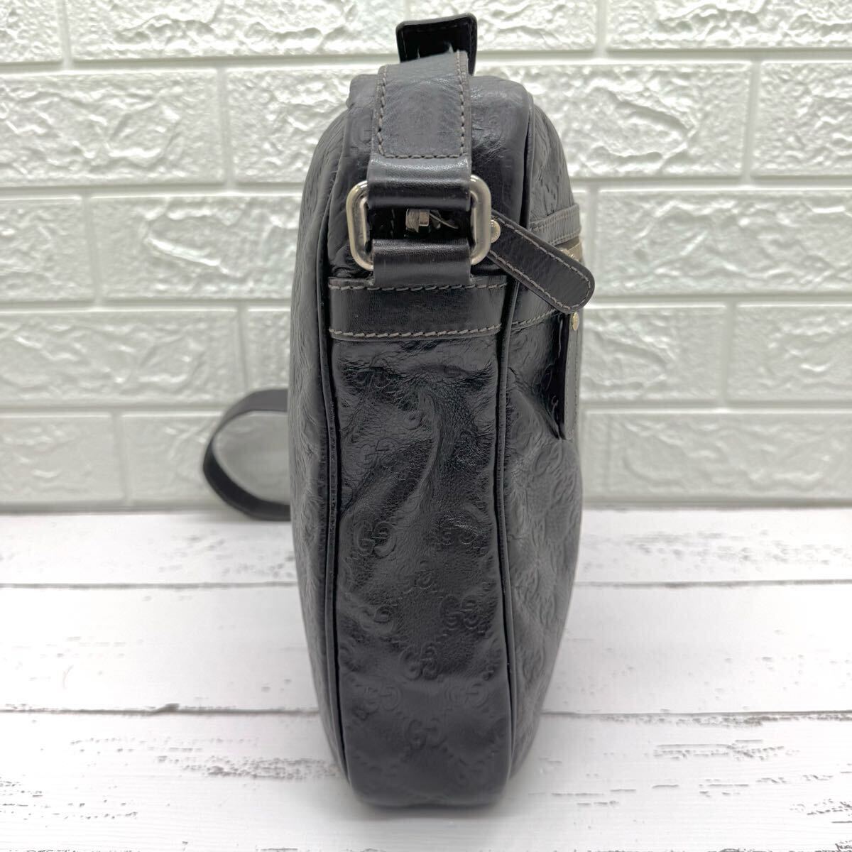 GUCCI グッチ ショルダーバッグ 斜め掛け バッグ レザー 本革 GG GUCCI グッチ ショルダーバッグ 斜め掛け バッグ レザー 本革 GG