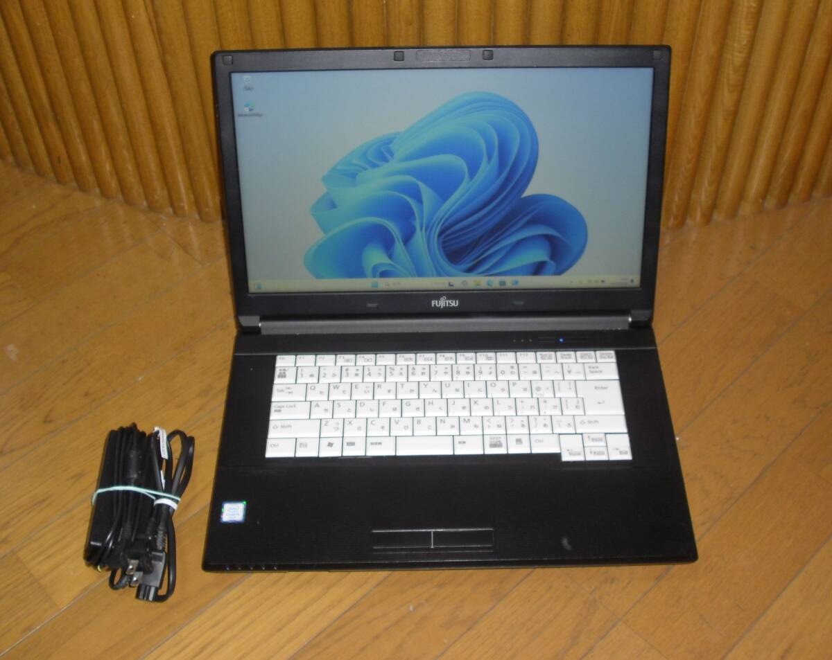 富士通LIFEBOOK A576/P Core i5-6300U/4GB/500GB/Wifi/Windows11　管P-083