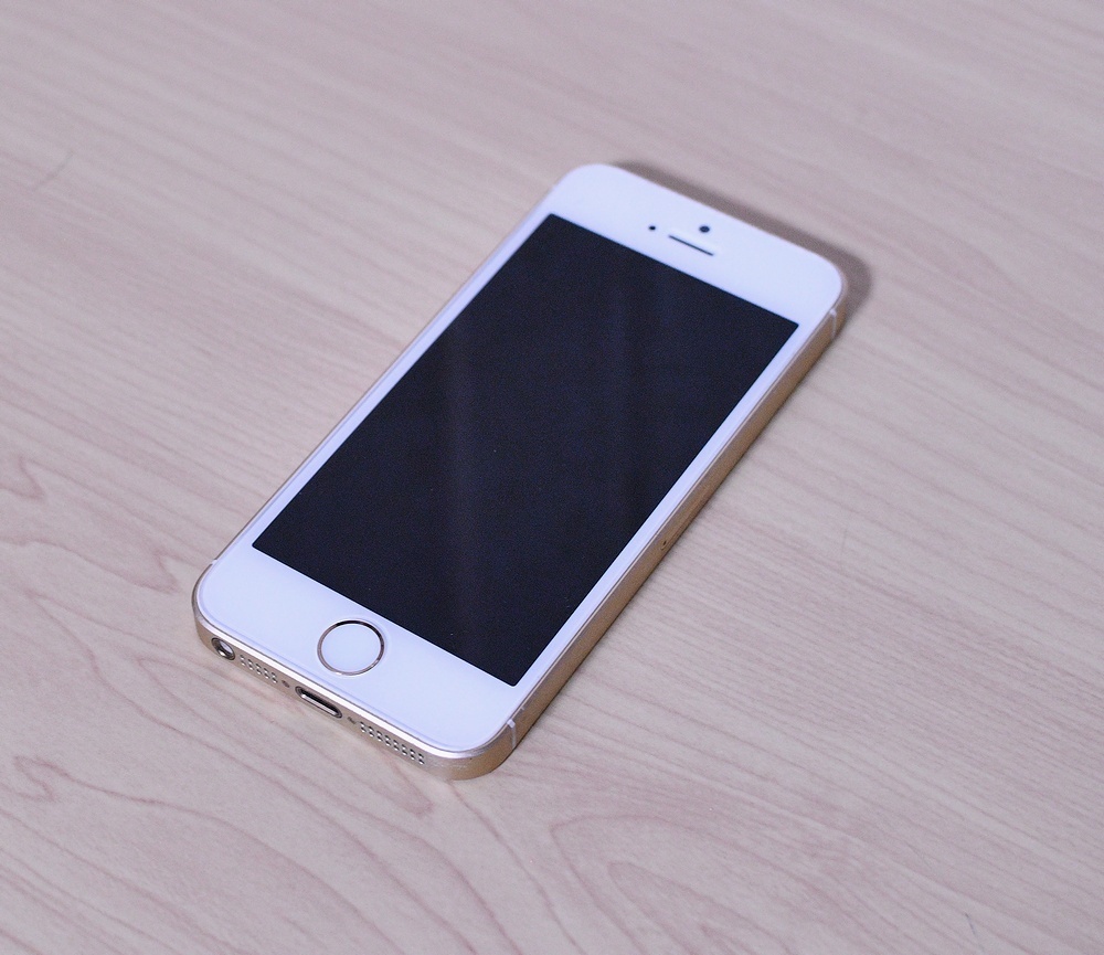 iPhone SE (第1世代) 16GB ゴールド バッテリー容量90 iPhone SE (第1世代) 16GB ゴールド バッテリー容量90