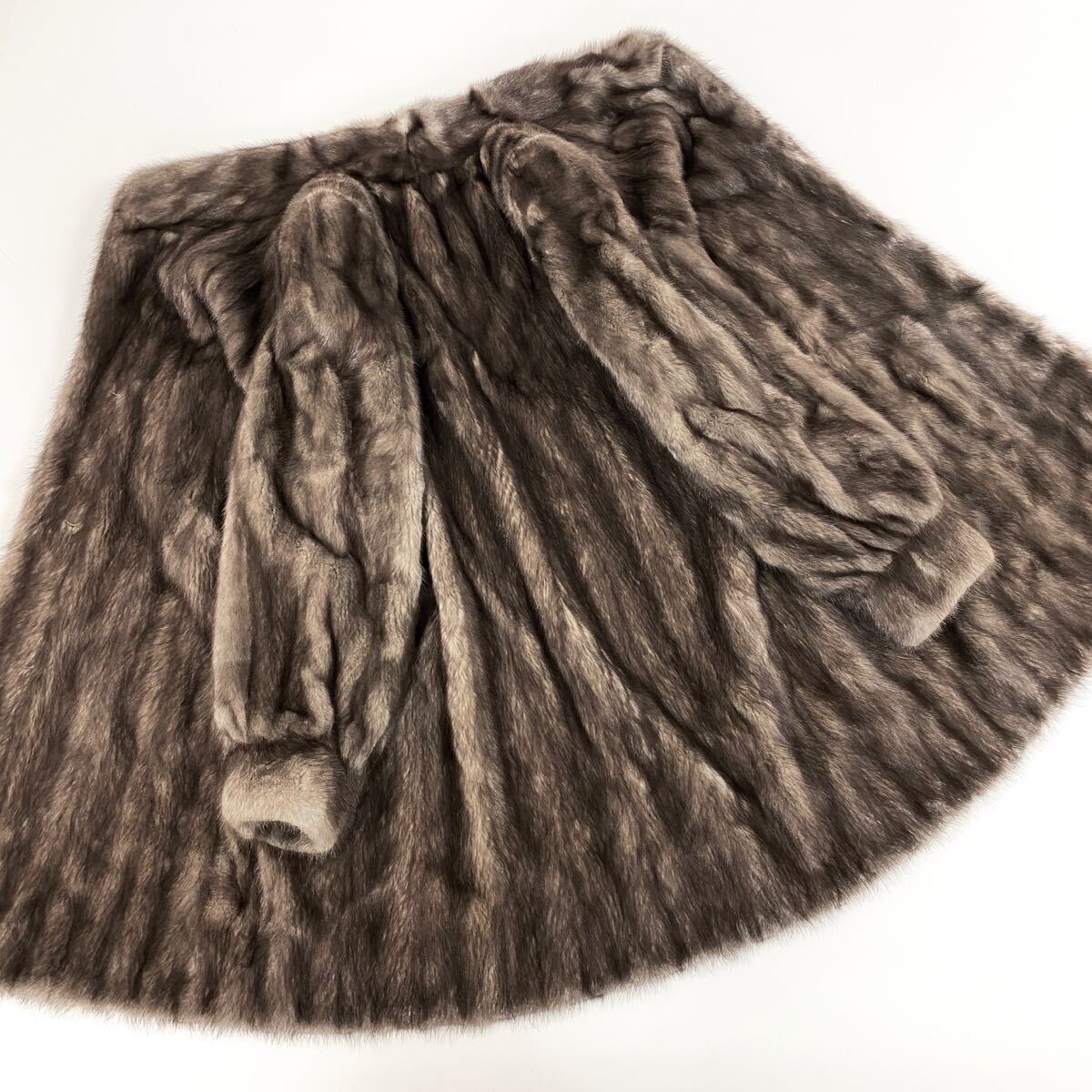 c24-25 AMERICAN FUR AWARD 5つ星 ブルーアイリスミンク ミンク c24-25 AMERICAN FUR AWARD 5つ星 ブルーアイリスミンク ミンク