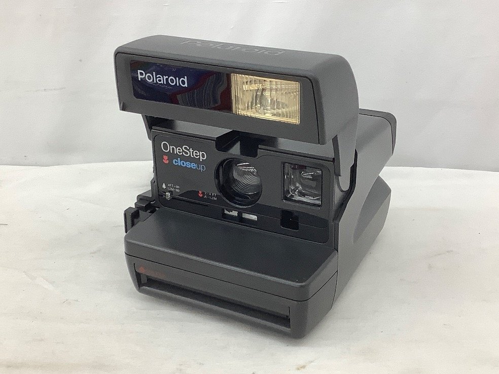 Polaroid ポラロイドカメラ/OneStep/期限切れフィルム付 636 Polaroid ポラロイドカメラ/OneStep/期限切れフィルム付 636