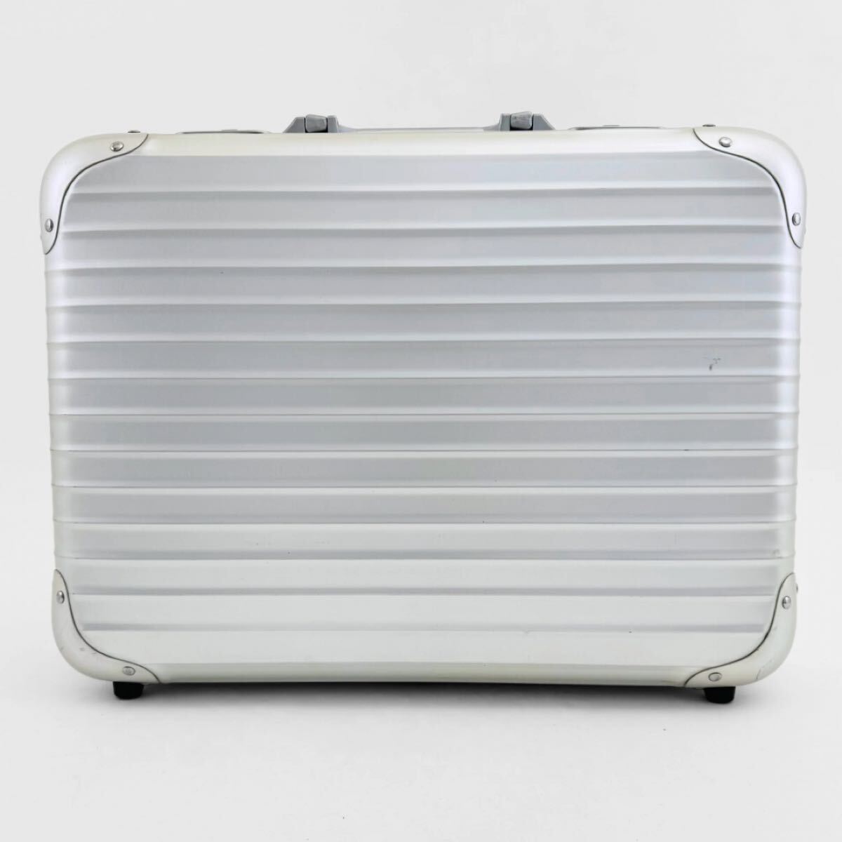 限定モデル】RIMOWA リモワ Sinn ジン Fulda フルダ 958 TOPAS 限定モデル】RIMOWA リモワ Sinn ジン Fulda フルダ 958 TOPAS