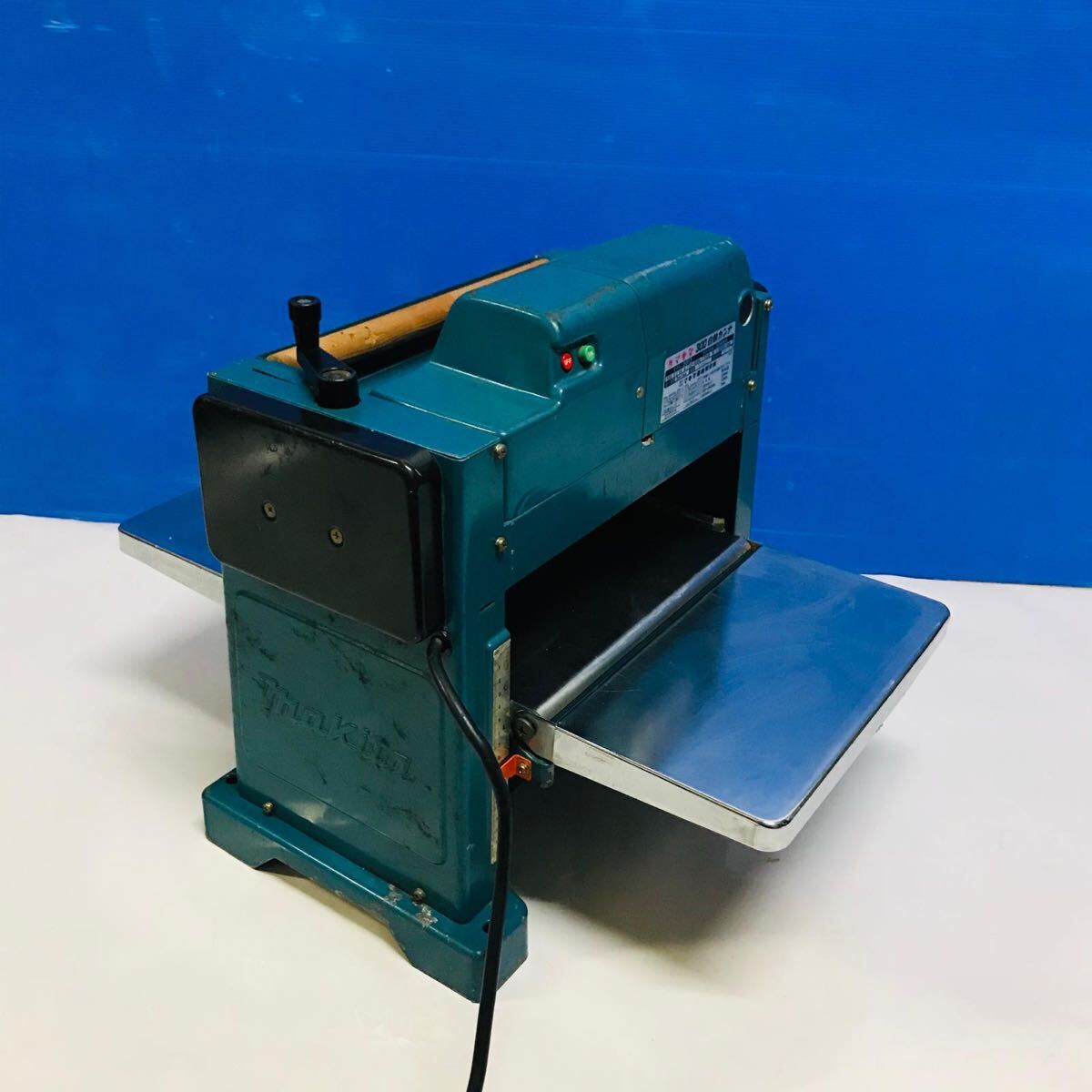 1円 makita マキタ 300 自動カンナ モデル:2012 通電動作確認 1円 makita マキタ 300 自動カンナ モデル:2012 通電動作確認