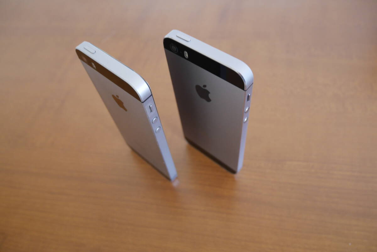 iPhone se (第1世代)iPhone 5s 各一台 ジャンク品2台セット iPhone se (第1世代)iPhone 5s 各一台 ジャンク品2台セット