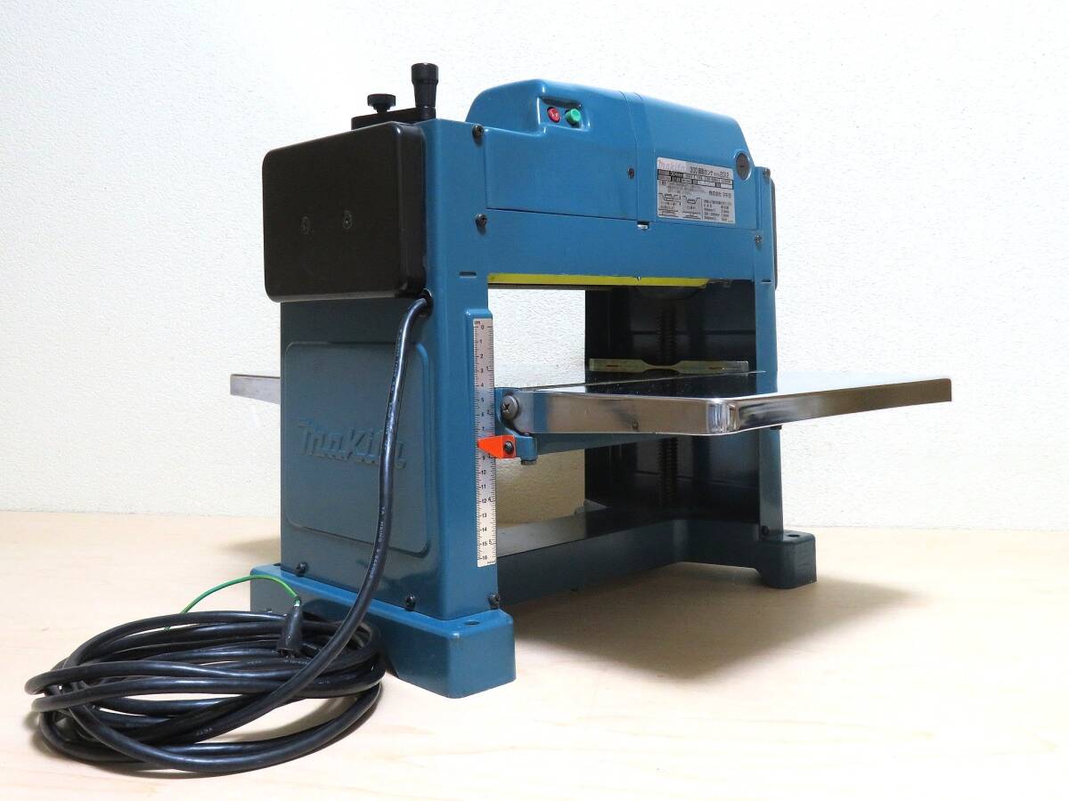 ▽makita 300自動カンナ モデル 2012 有効切削幅304mm AC100V ▽makita 300自動カンナ モデル 2012 有効切削幅304mm AC100V