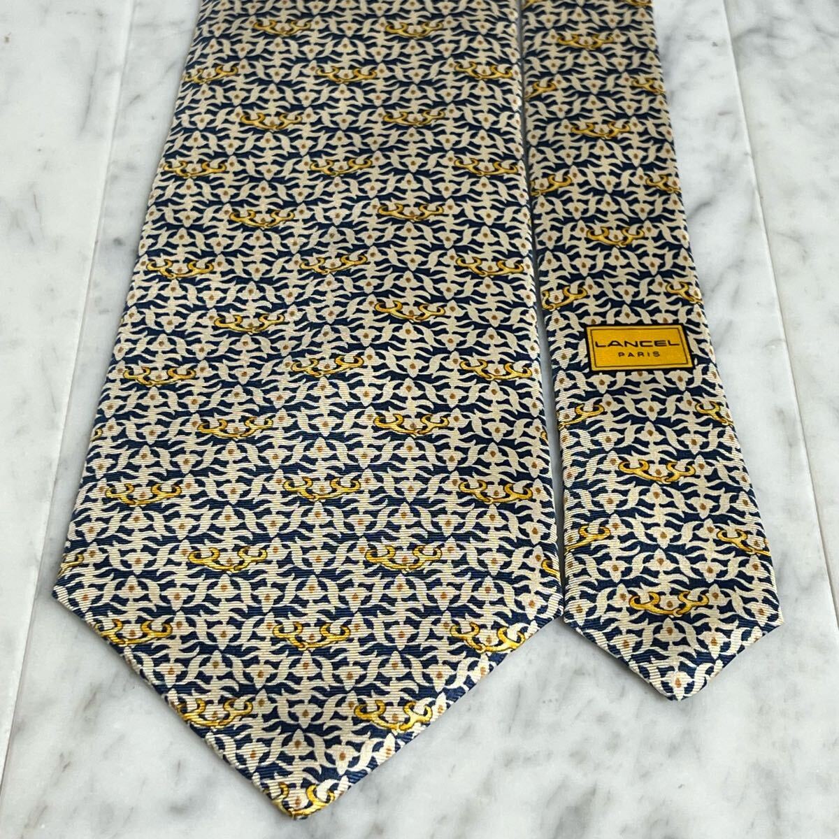 【未使用】 999円～ LANCEL ネクタイ ネイビー ホワイト系 総柄 (B8)_画像2