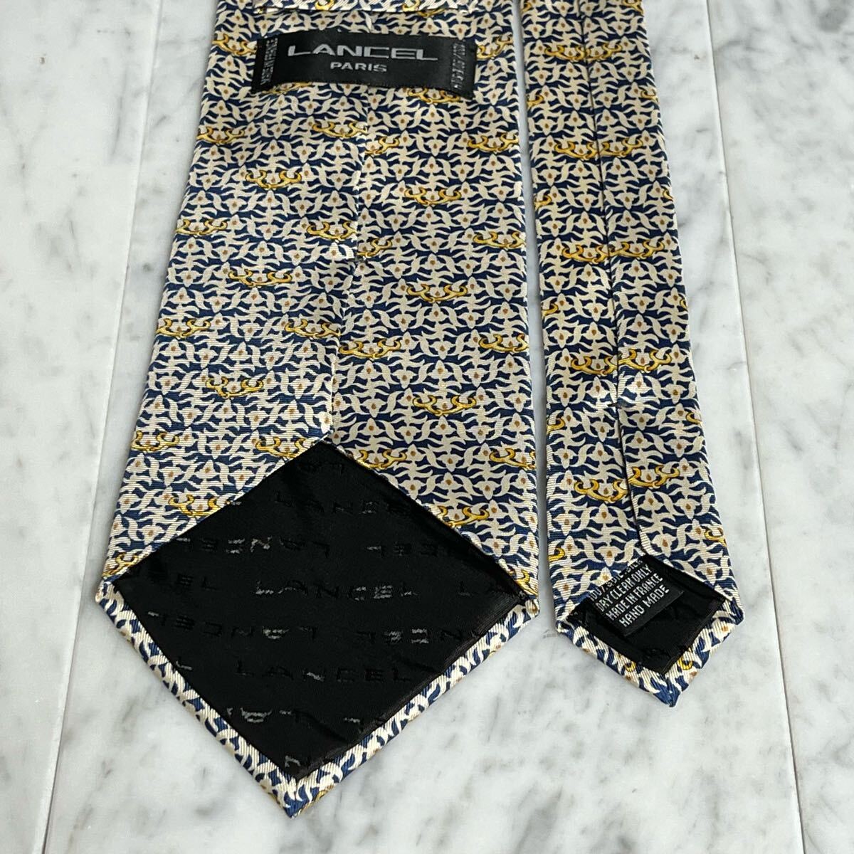 【未使用】 999円～ LANCEL ネクタイ ネイビー ホワイト系 総柄 (B8)_画像4