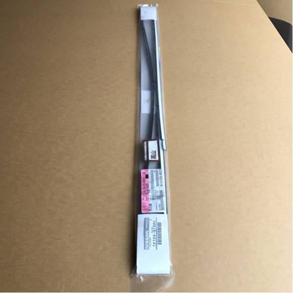 日産純正部品　フロントガラス　ファスナー　新品HR31 Ｒ31 スカイライン 前期型 后期型 ２ドア用 GTS-R GTS-X 制造廃止品