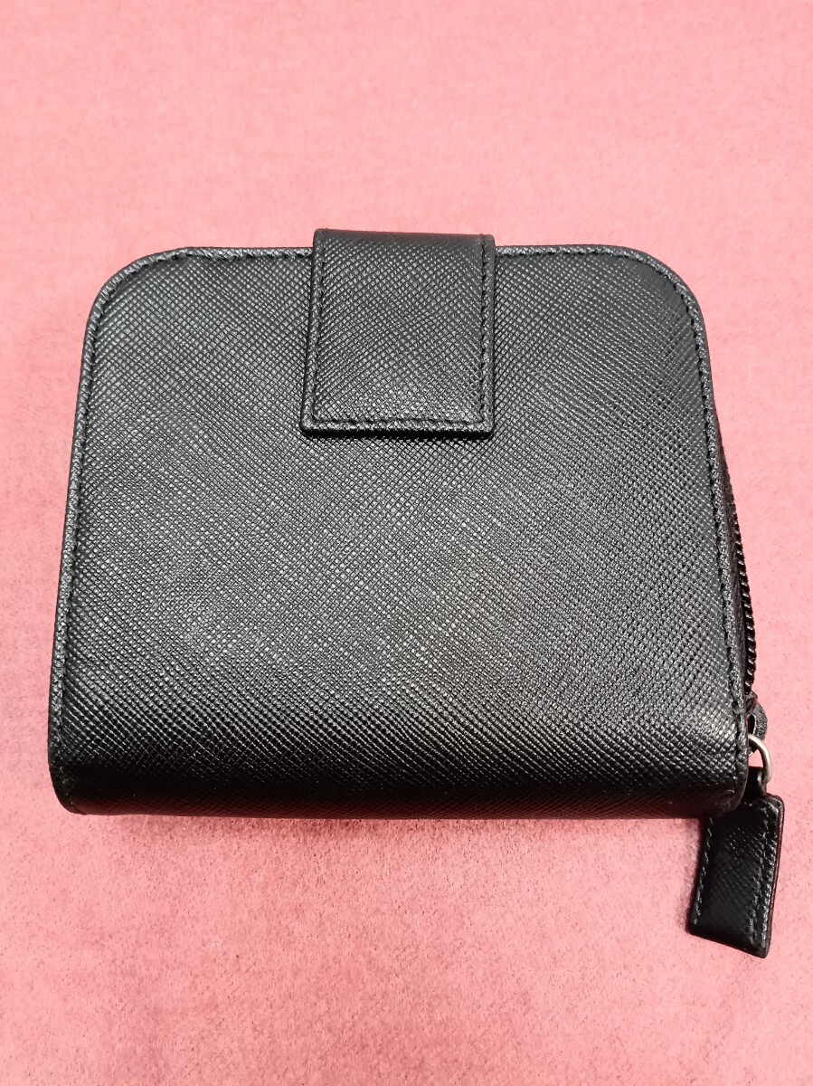プラダ PRADA 折り財布 二つ折り ラウンドファスナー 三角 プラダ PRADA 折り財布 二つ折り ラウンドファスナー 三角