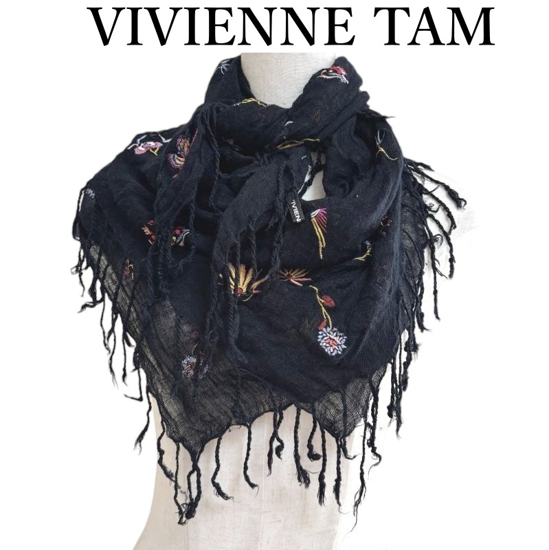 VIVIENNE TAM　ヴィヴィアンタム　トルコ　ホンジュクオヤ　伝統(tǒng)　刺繍　正方形　ストール　スカーフ　黒　フリンジ付き
