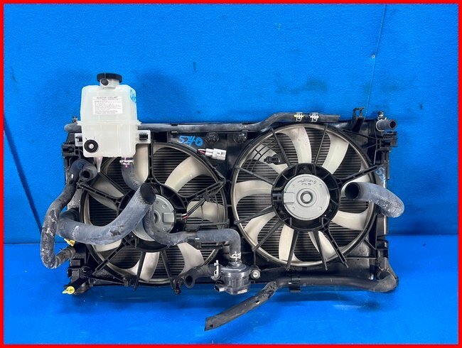 プリウス　ZVW50　ラジエーター　管理番号　5240