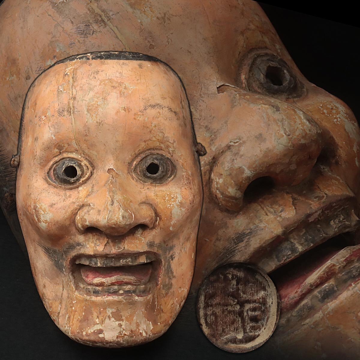 ZM594 時代物【面打師 出目栄満 作】木彫彩色能面「小飛出」縦 ZM594 時代物【面打師 出目栄満 作】木彫彩色能面「小飛出」縦