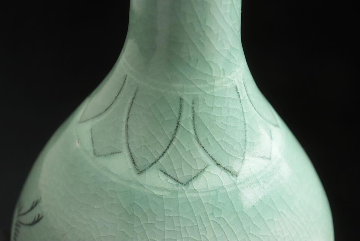 池順鐸作 韓国無形文化財(池順鐸) 高麗青磁象嵌窓絵梅瓶 韓国