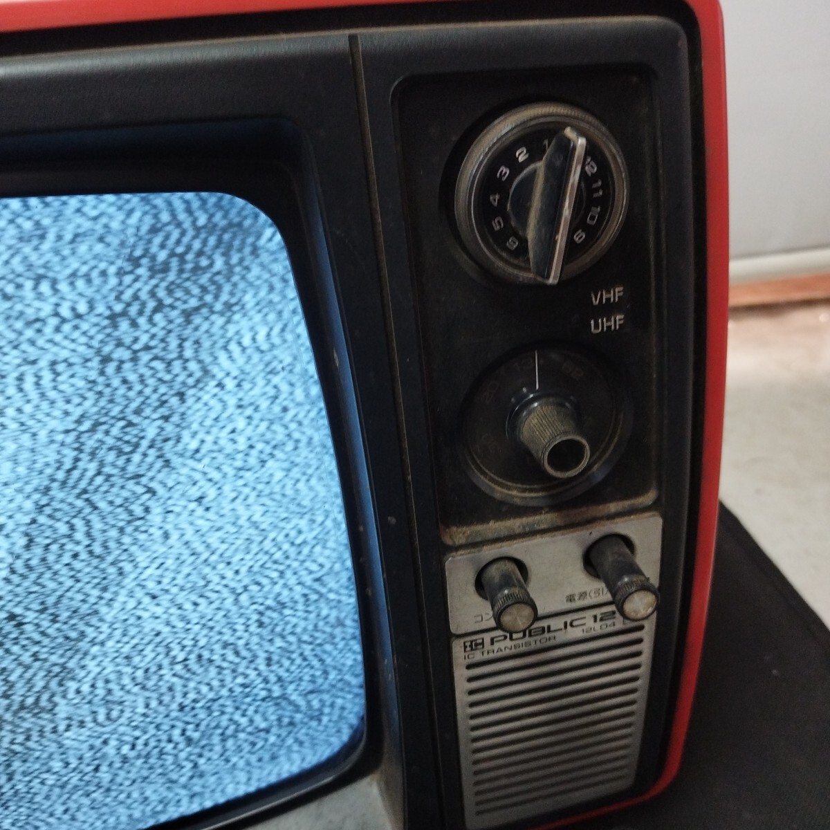 東芝 12LD4 白黒テレビ 1976年製 ブラウン管 レトロ テレビ 東芝 12LD4 白黒テレビ 1976年製 ブラウン管 レトロ テレビ