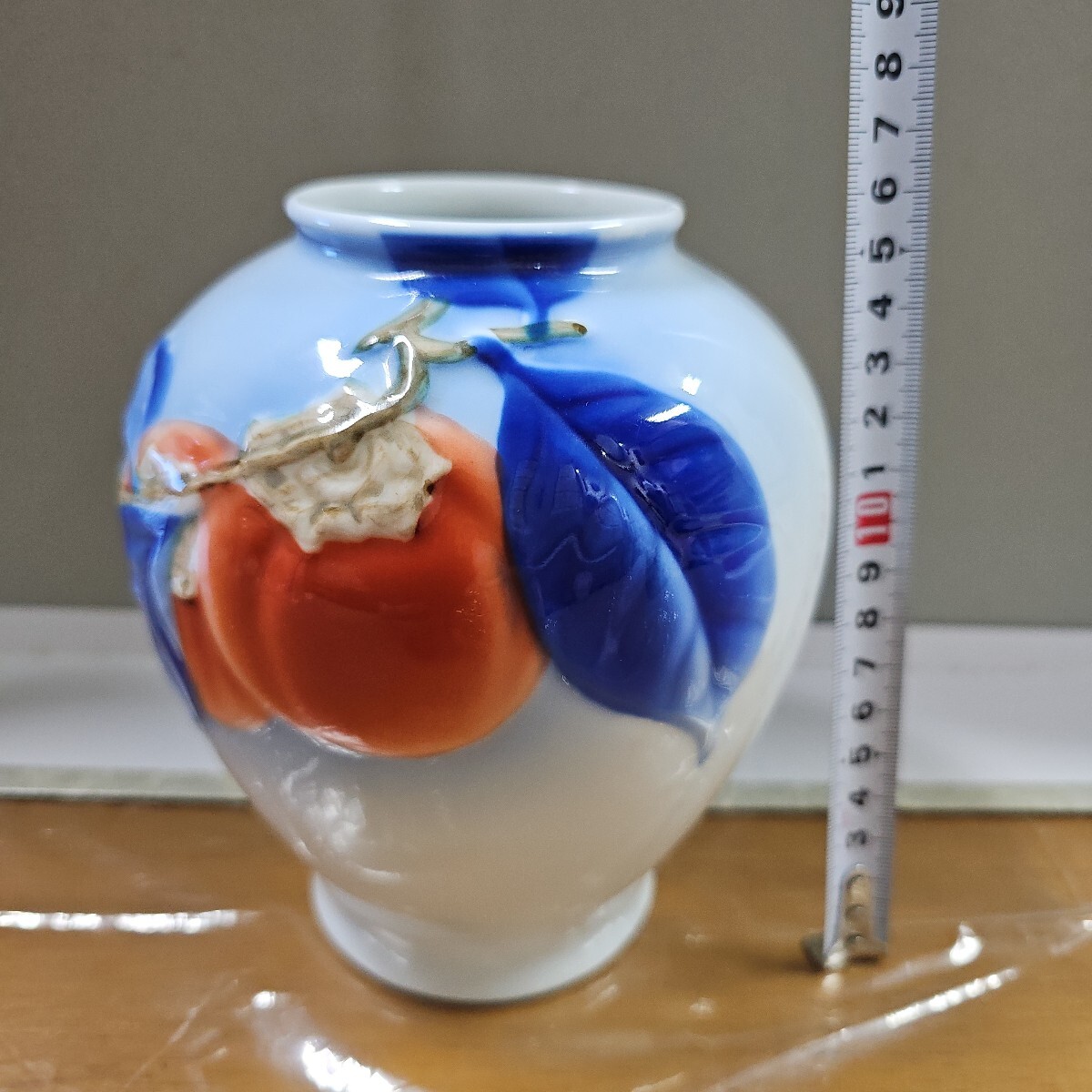 年代物 骨董品 深川製磁 宮内庁御用達 官窯 花瓶 柿文 柿絵 花器 年代物 骨董品 深川製磁 宮内庁御用達 官窯 花瓶 柿文 柿絵 花器