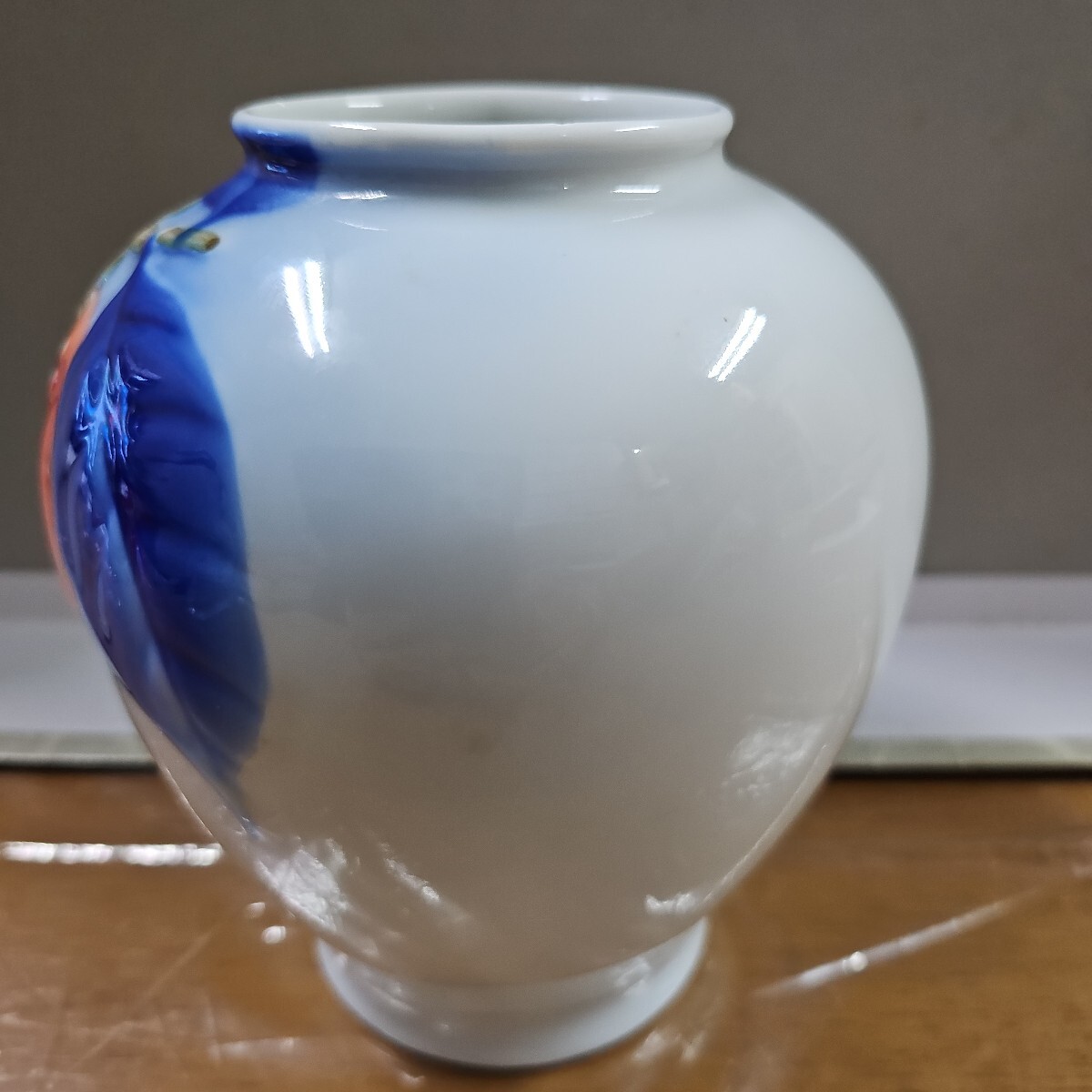 年代物 骨董品 深川製磁 宮内庁御用達 官窯 花瓶 柿文 柿絵 花器 年代物 骨董品 深川製磁 宮内庁御用達 官窯 花瓶 柿文 柿絵 花器