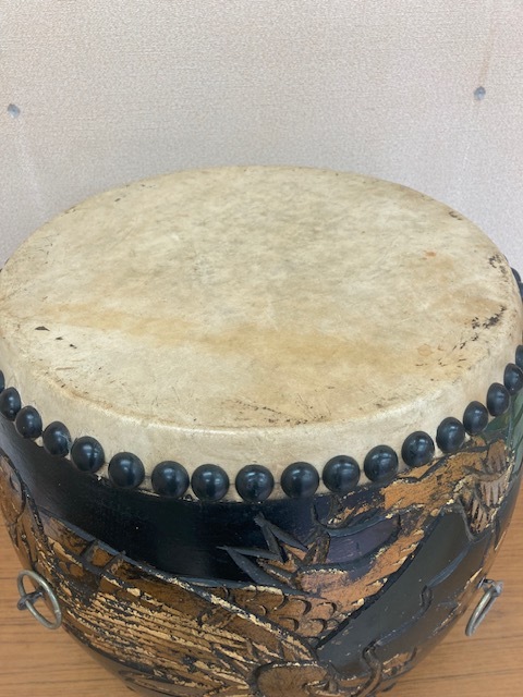 和太鼓 龍の彫刻 36.5(皮面)～44cmX高さ36.5cm 長胴太鼓