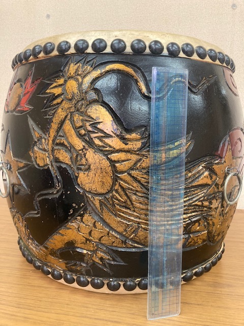 和太鼓 龍の彫刻 36.5(皮面)～44cmX高さ36.5cm 長胴太鼓