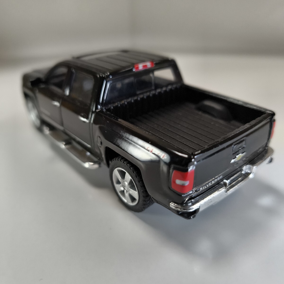 1/46 キンスマート プルバックカー ミニカー シボレーシルバラード 黒_画像3