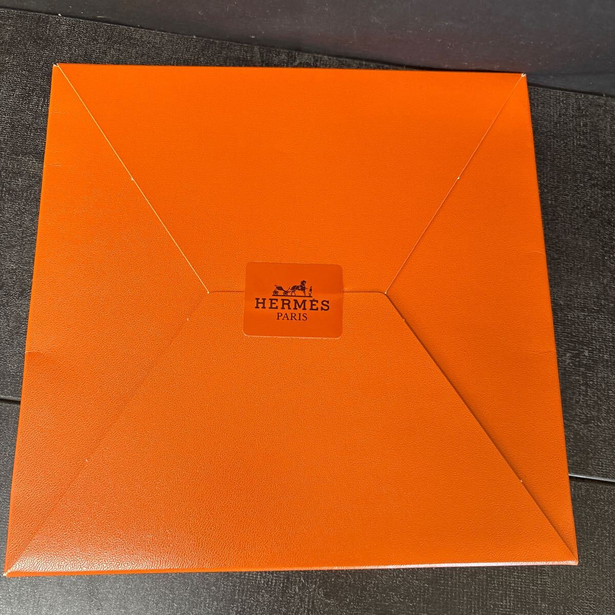未開封 HERMES エルメス カレ90 LES FETES DU ROI SOLEIL 太陽王 未開封 HERMES エルメス カレ90 LES FETES DU ROI SOLEIL 太陽王