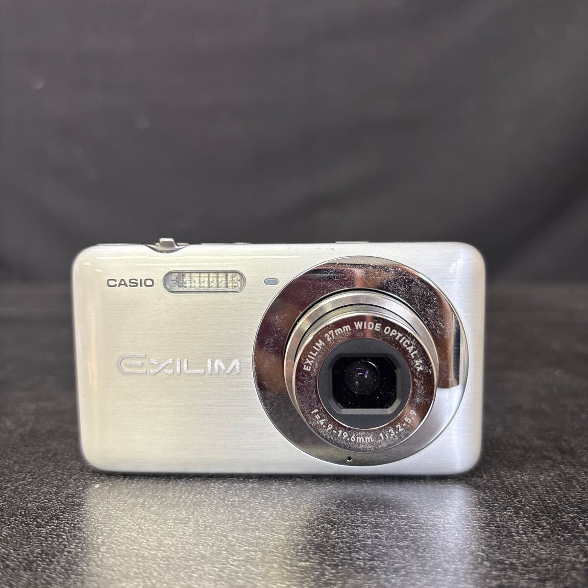 CASIO EXILIM EX-Z800 シルバー コンパクトデジタルカメラ CASIO EXILIM EX-Z800 シルバー コンパクトデジタルカメラ