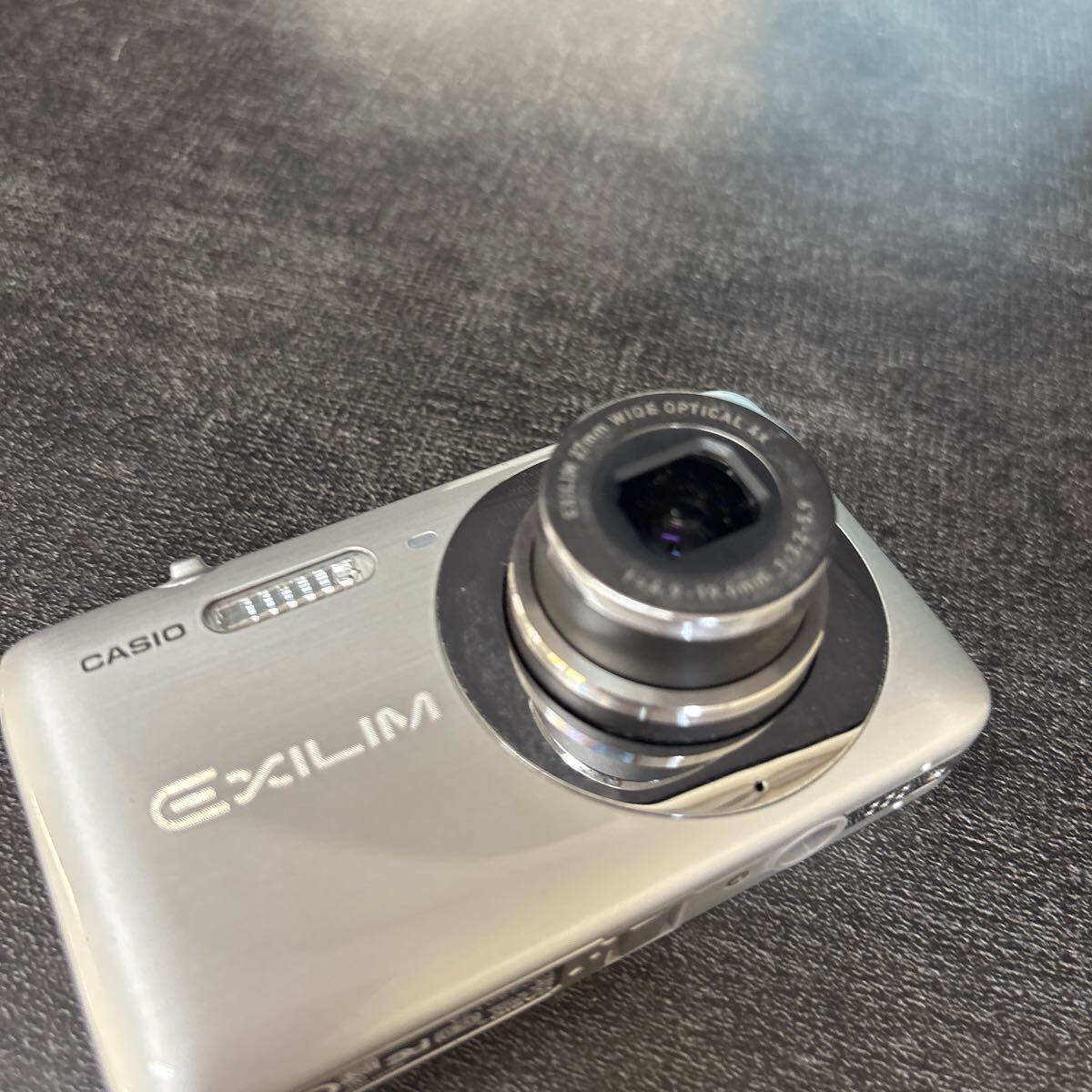 CASIO EXILIM EX-Z800 シルバー コンパクトデジタルカメラ CASIO EXILIM EX-Z800 シルバー コンパクトデジタルカメラ
