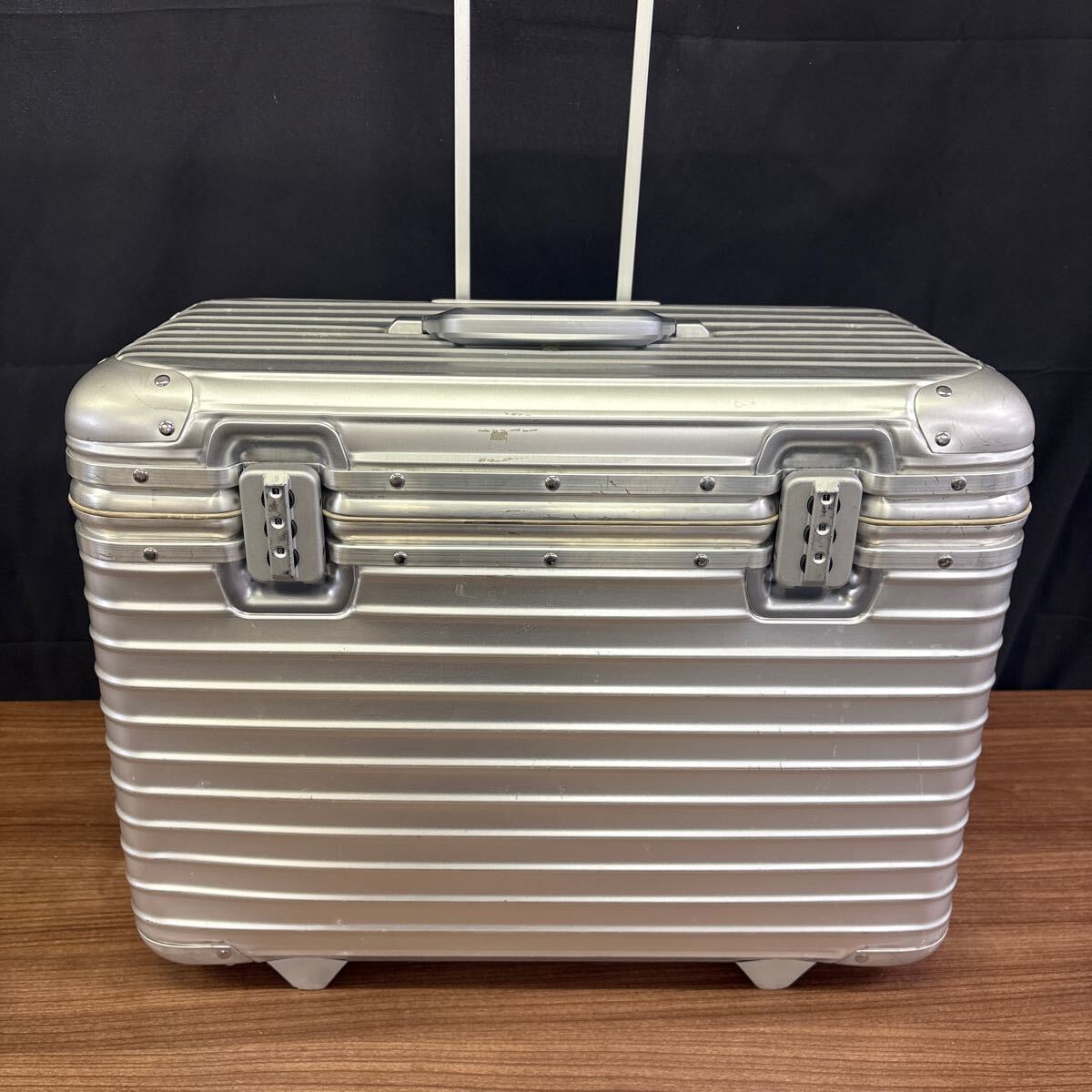 RIMOWA リモワ パイロット トパーズ トロリ- 928.51 シルバー 2 RIMOWA リモワ パイロット トパーズ トロリ- 928.51 シルバー 2