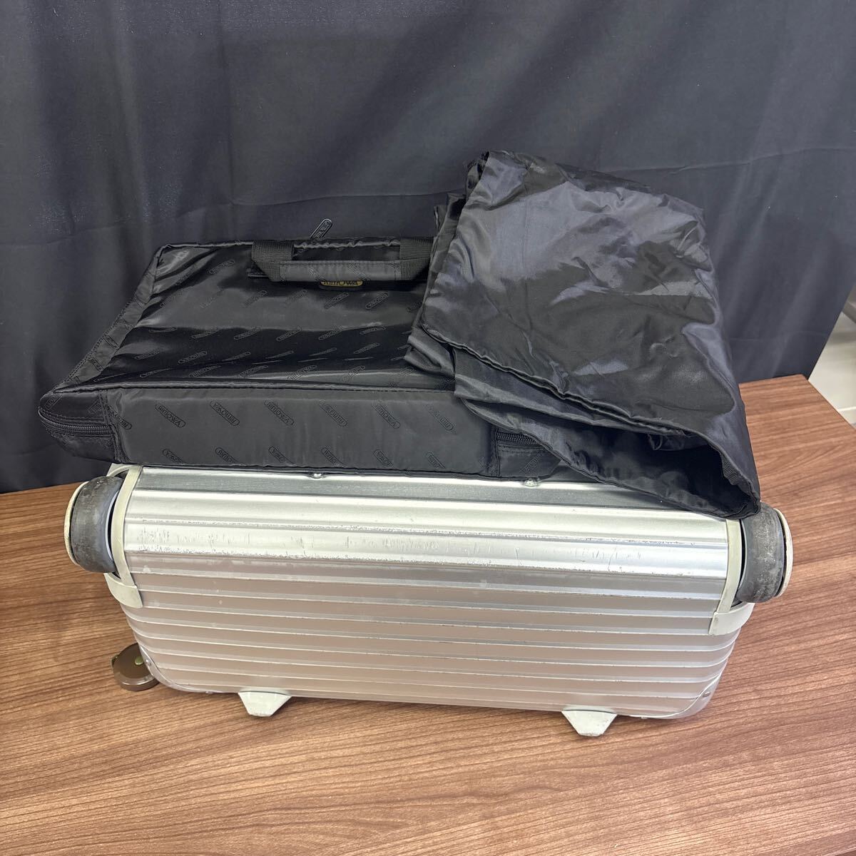 RIMOWA リモワ パイロット トパーズ トロリ- 928.51 シルバー 2 RIMOWA リモワ パイロット トパーズ トロリ- 928.51 シルバー 2