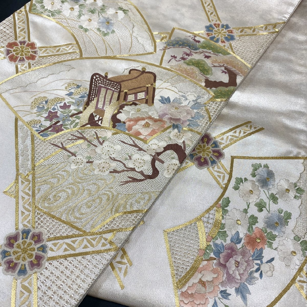 極上 蘇州刺繍 相良刺繍 総刺繍 振袖 仮絵羽 未仕立て品 鳥 八掛 極上 蘇州刺繍 相良刺繍 総刺繍 振袖 仮絵羽 未仕立て品 鳥 八掛