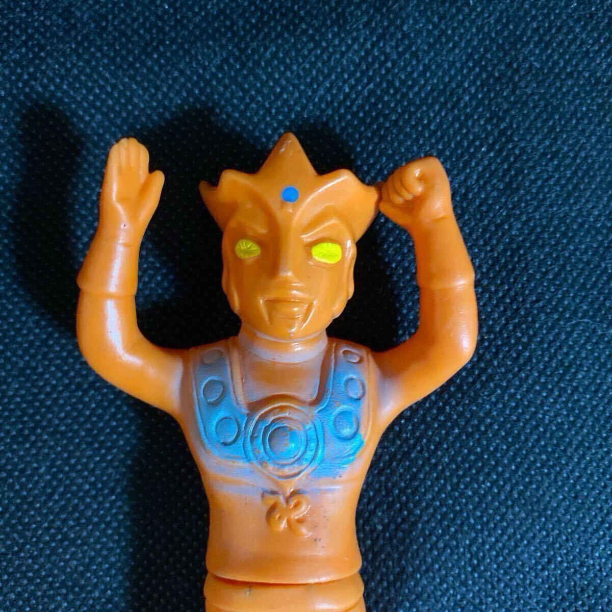 当時物 ウルトラマンレオパチソフビ無版権バンザイポーズ レア 当時物 ウルトラマンレオパチソフビ無版権バンザイポーズ レア