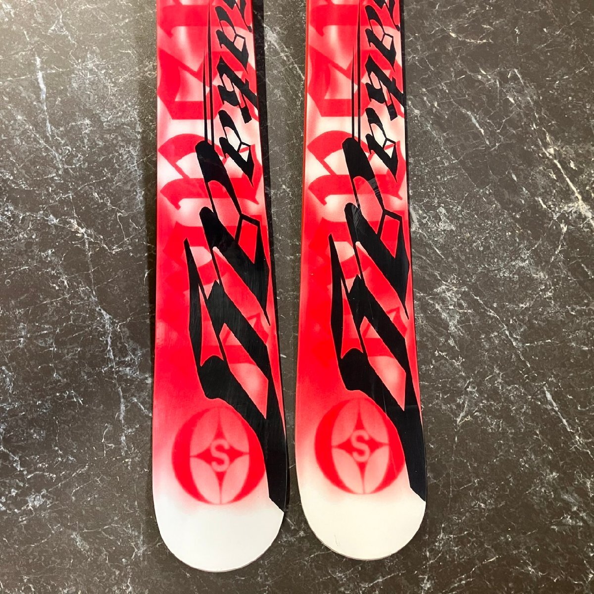 伊勢崎店【中古品】gi3-133 オガサカ OGASAKA AG-SR スキー板 伊勢崎店【中古品】gi3-133 オガサカ OGASAKA AG-SR スキー板