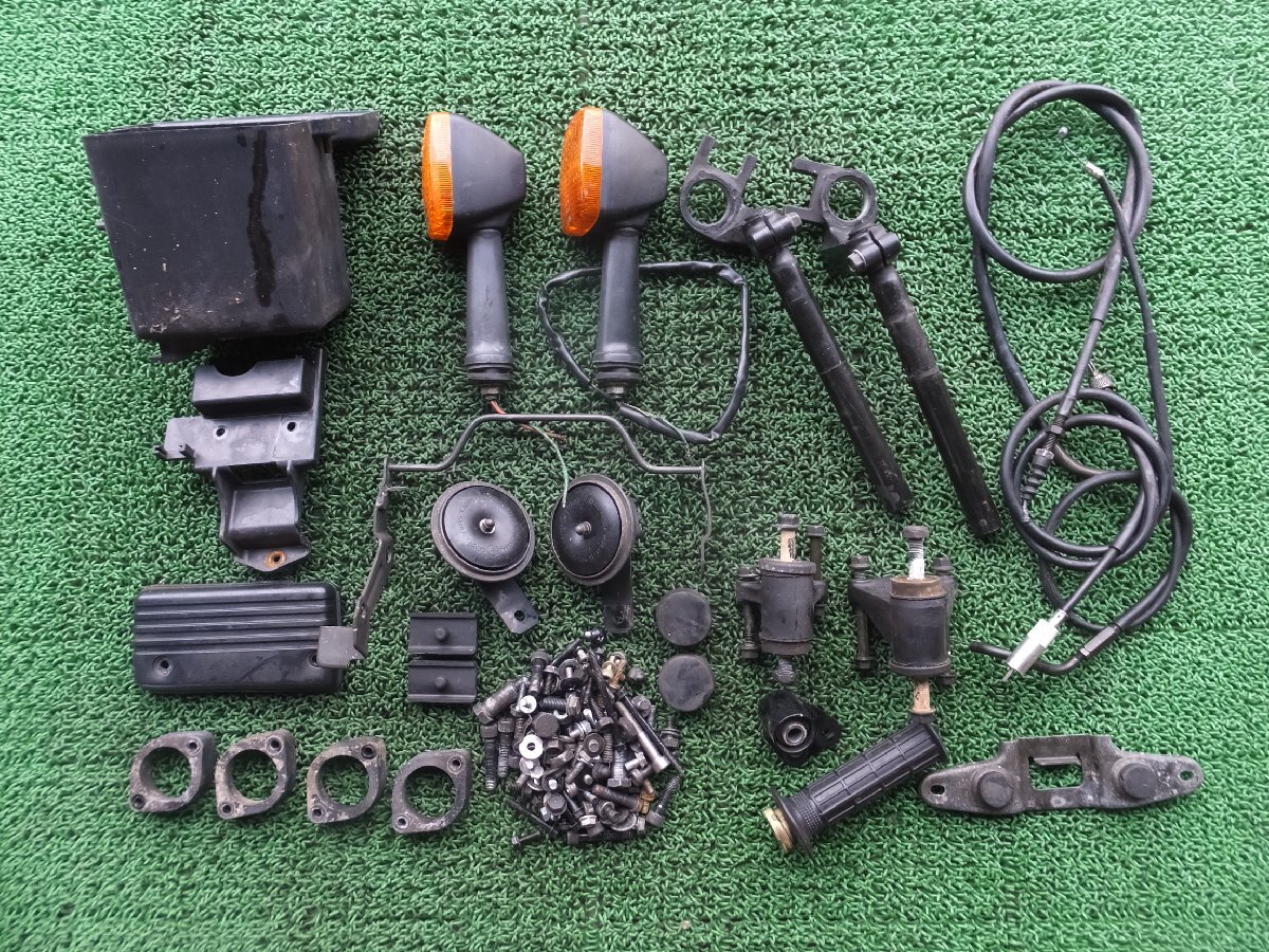 GPz550 GPz400 純正 当時物 ボルトナット小物部品 KAWASAKI 絶版 GPz550 GPz400 純正 当時物 ボルトナット小物部品 KAWASAKI 絶版
