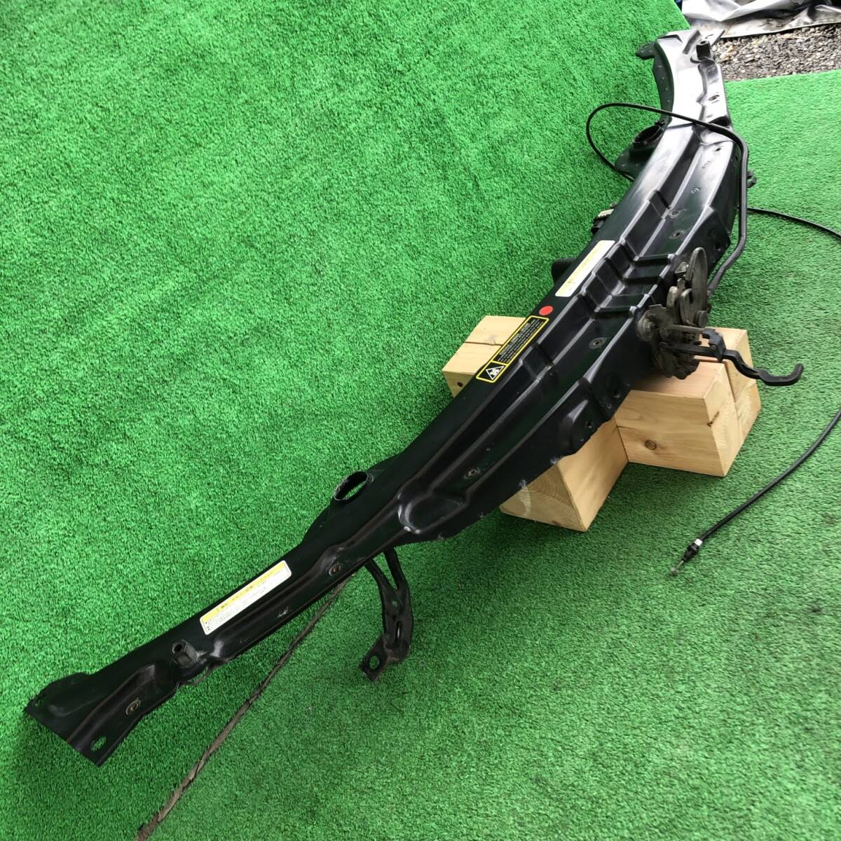 210885-21 アルファロメオ ブレラ 93932S 純正 アッパーコアサポート ラジエーターコアサポート V6 3.2L 6MT 4WD 939A000_画像3