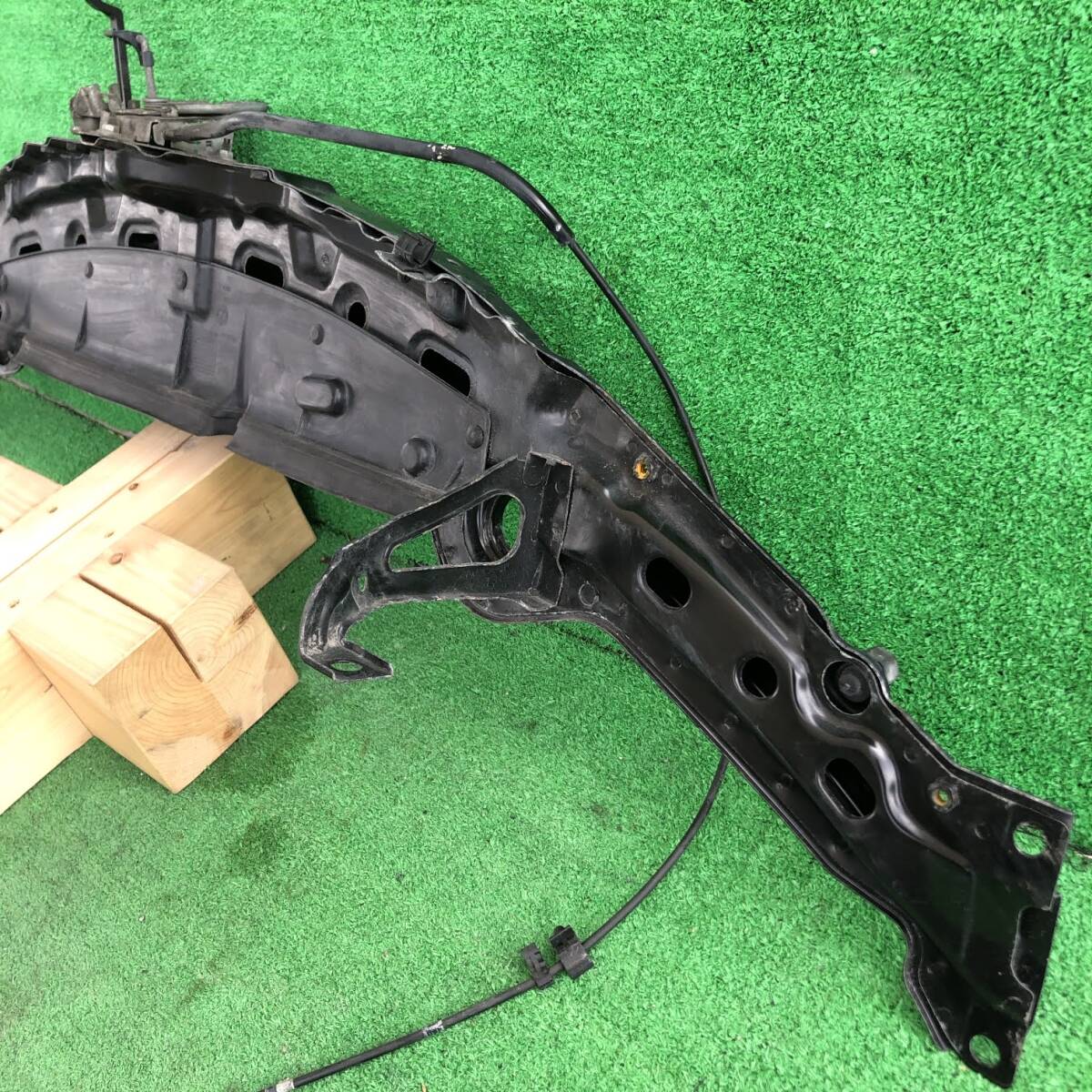 210885-21 アルファロメオ ブレラ 93932S 純正 アッパーコアサポート ラジエーターコアサポート V6 3.2L 6MT 4WD 939A000_画像6