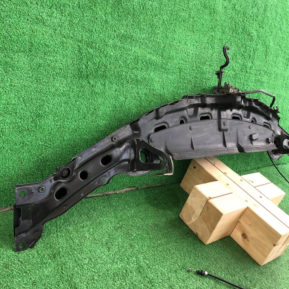 210885-21 アルファロメオ ブレラ 93932S 純正 アッパーコアサポート ラジエーターコアサポート V6 3.2L 6MT 4WD 939A000_画像7