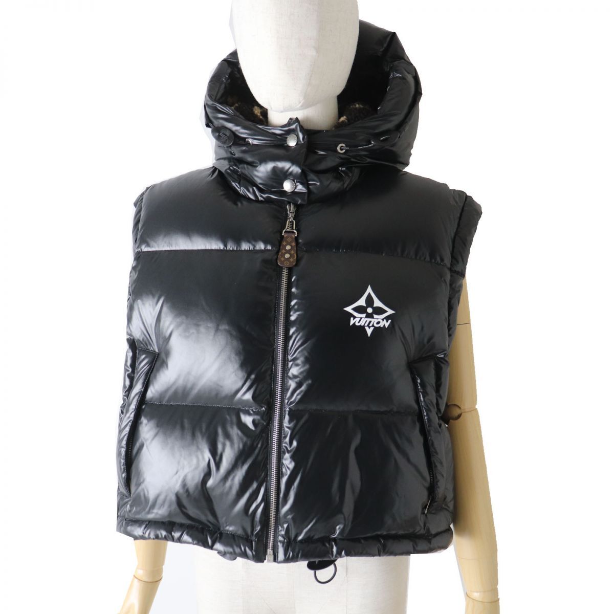 【ドンドン見(jiàn)直し】極美品◎正規(guī)品 22AW LV ルイヴィトン 1A9L9M グロッシースリーブレスパファジャケット 里モノグラム柄 フード付 36