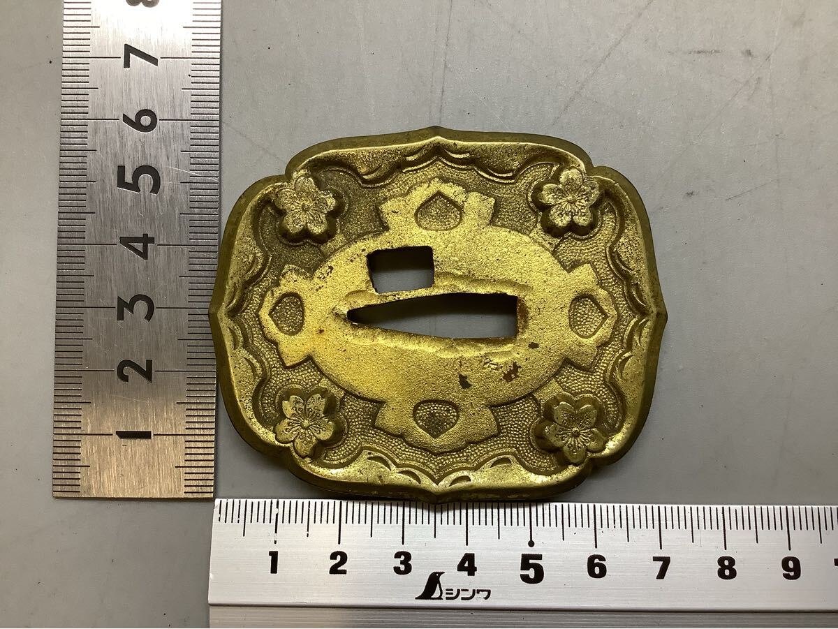 N3 軍刀 拵え 桜三連目貫 桜縁頭 桜鍔 旧日本軍 刀剣武具 冑金 N3 軍刀 拵え 桜三連目貫 桜縁頭 桜鍔 旧日本軍 刀剣武具 冑金