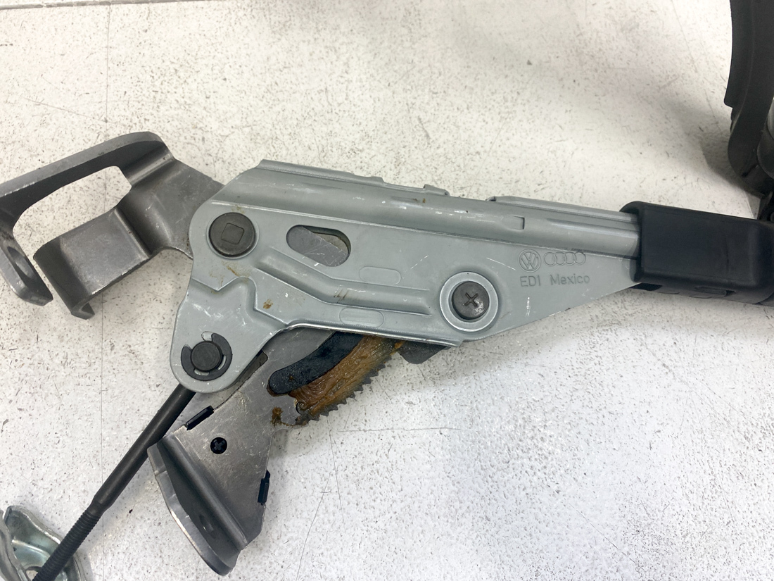 VW ニュービートル ターボ GH-9CAWU 右H 純正 サイドブレーキレバー
