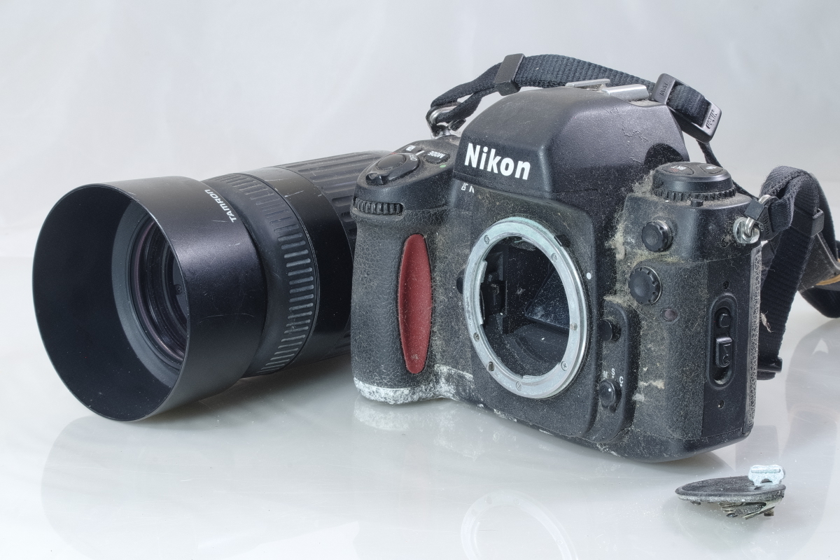 Nikon ニコン F100 一眼レフ フイルム カメラ body 動作未確認