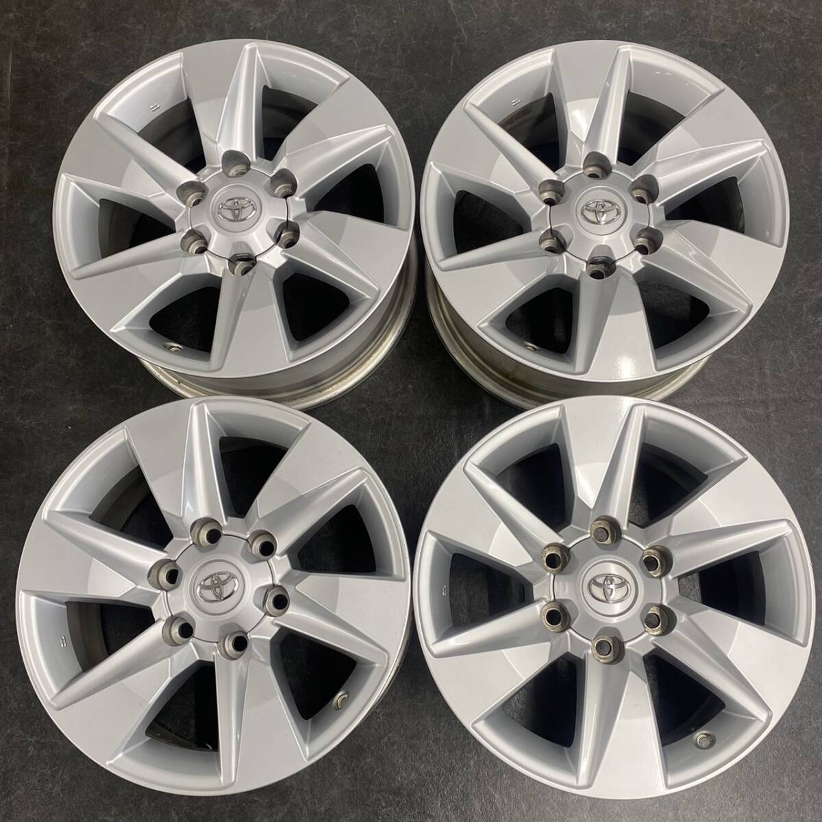 No37 中古ホイール ランドクルーザー プラド 純正 17インチ 7.5J No37 中古ホイール ランドクルーザー プラド 純正 17インチ 7.5J