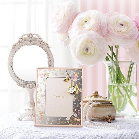 送料無料★新品 正規(guī)品★SEIKO セイコー FW808P フォトフレーム型 置時計 ミッキー ミニー Disney Time ディズニータイム★プレゼントにも