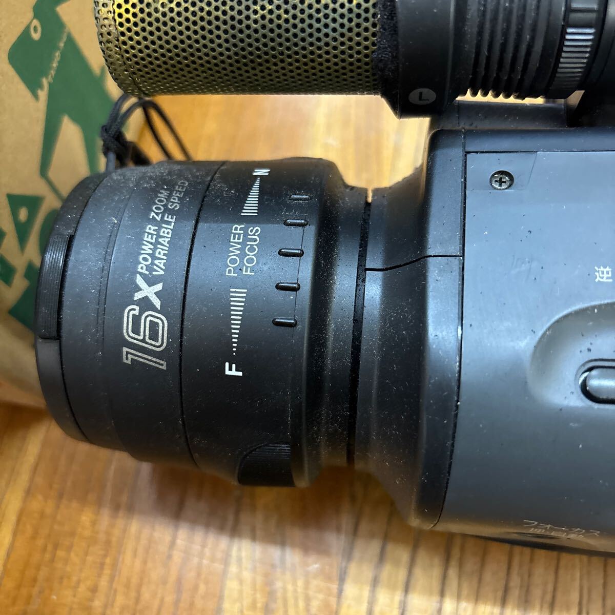 6-126【現(xiàn)狀品ジャンク】SHARP シャープ ビデオカメラ VL-C870 通電未確認(rèn)