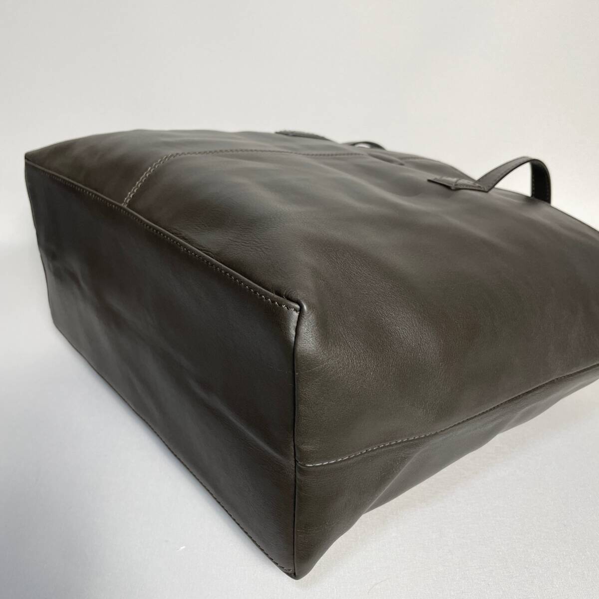 2502-147|美品|トッズ トートバッグ レザー ダークカーキ 2502-147|美品|トッズ トートバッグ レザー ダークカーキ